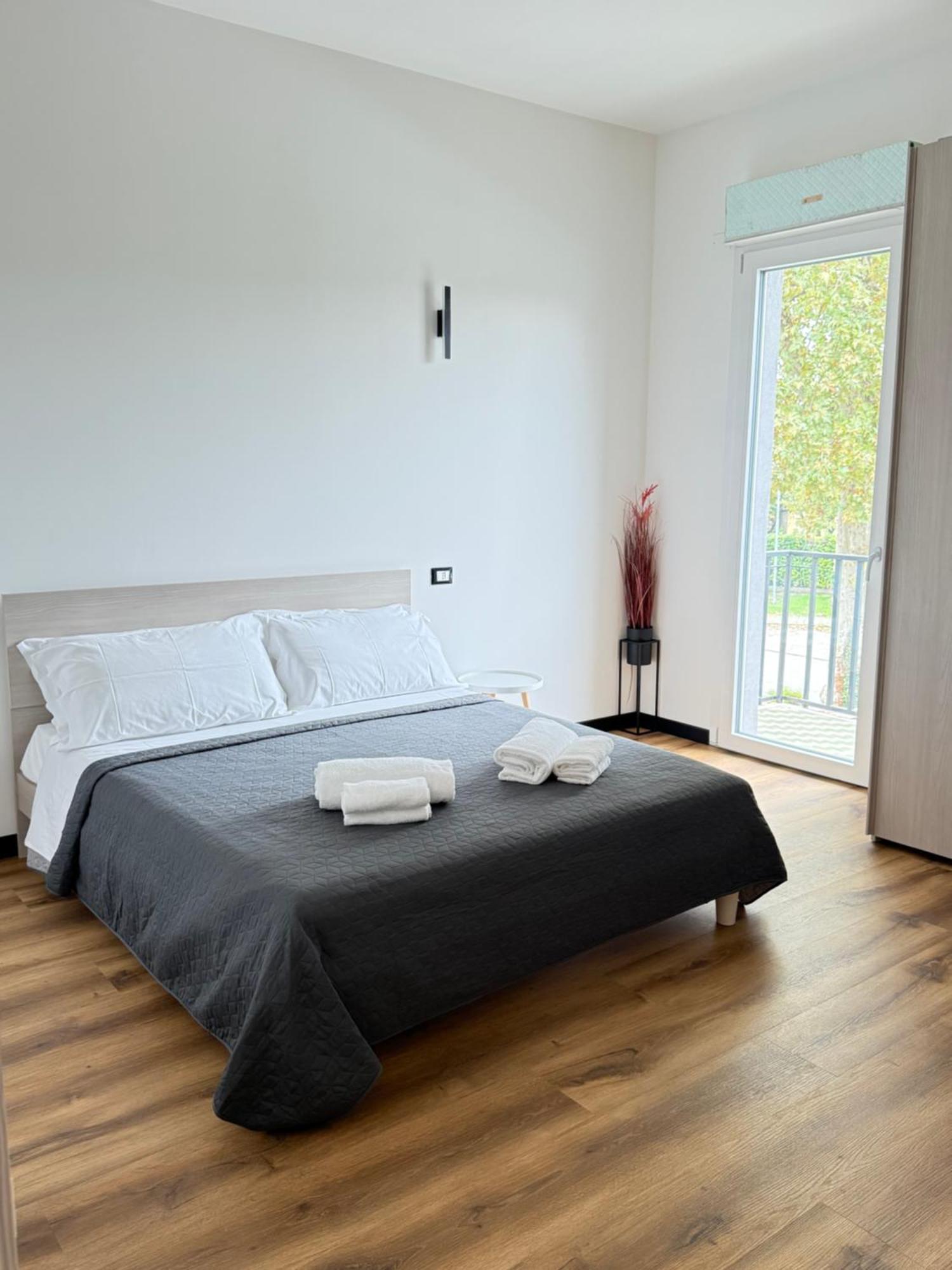 Infinity House - Eleganza Moderna Tra Treviso E Venezia Hotel Casier ภายนอก รูปภาพ