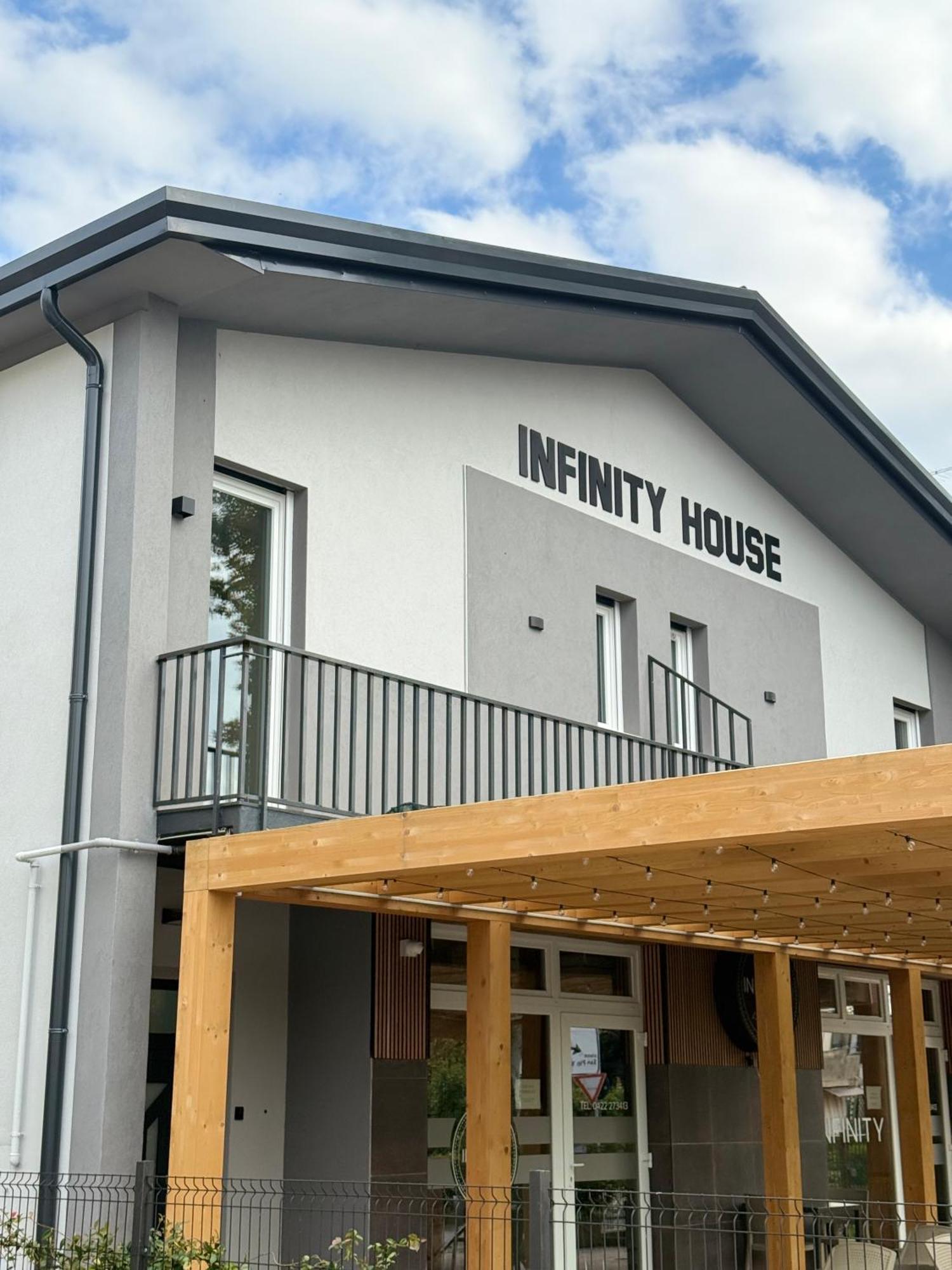 Infinity House - Eleganza Moderna Tra Treviso E Venezia Hotel Casier ภายนอก รูปภาพ