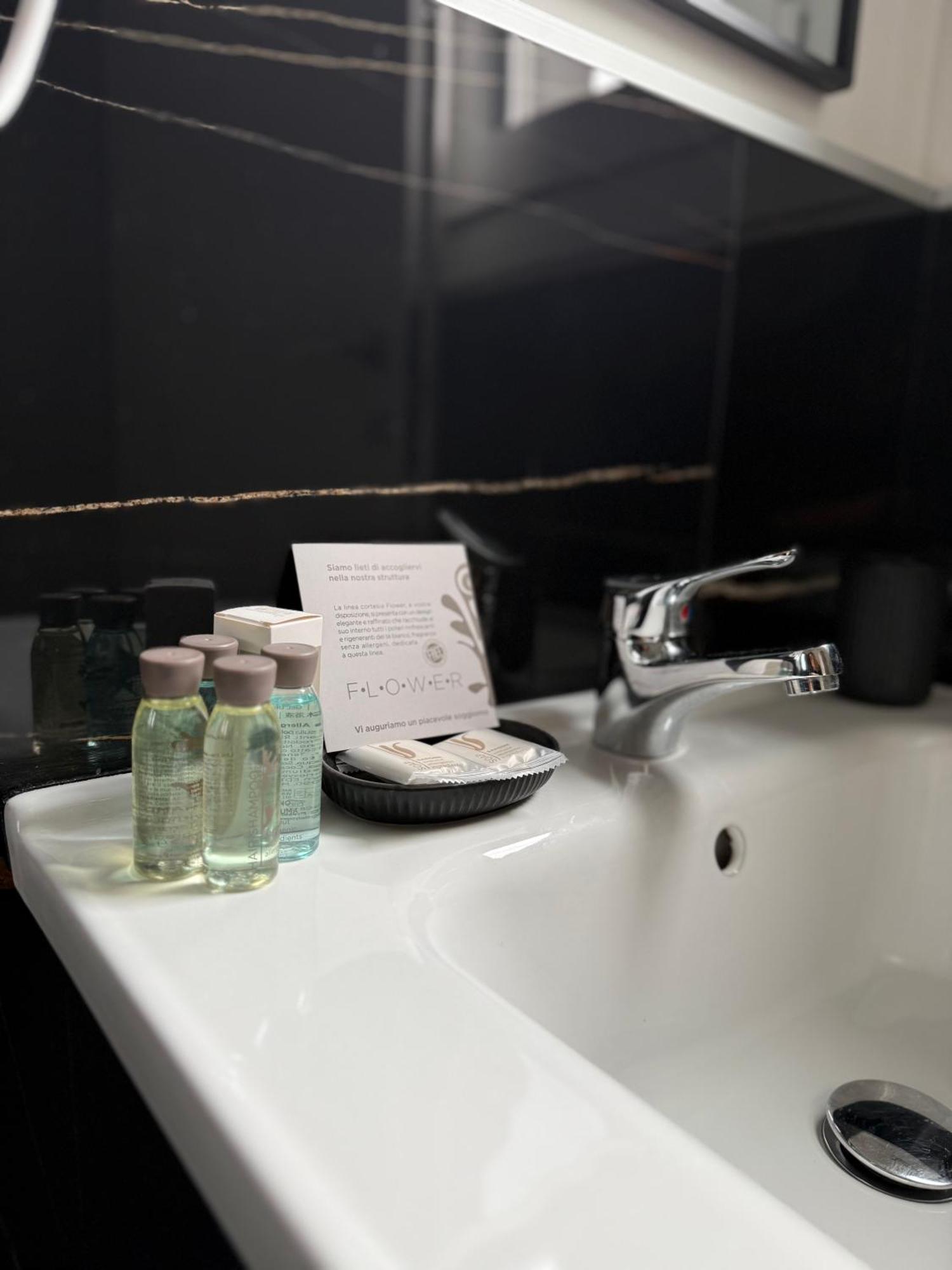 Infinity House - Eleganza Moderna Tra Treviso E Venezia Hotel Casier ภายนอก รูปภาพ